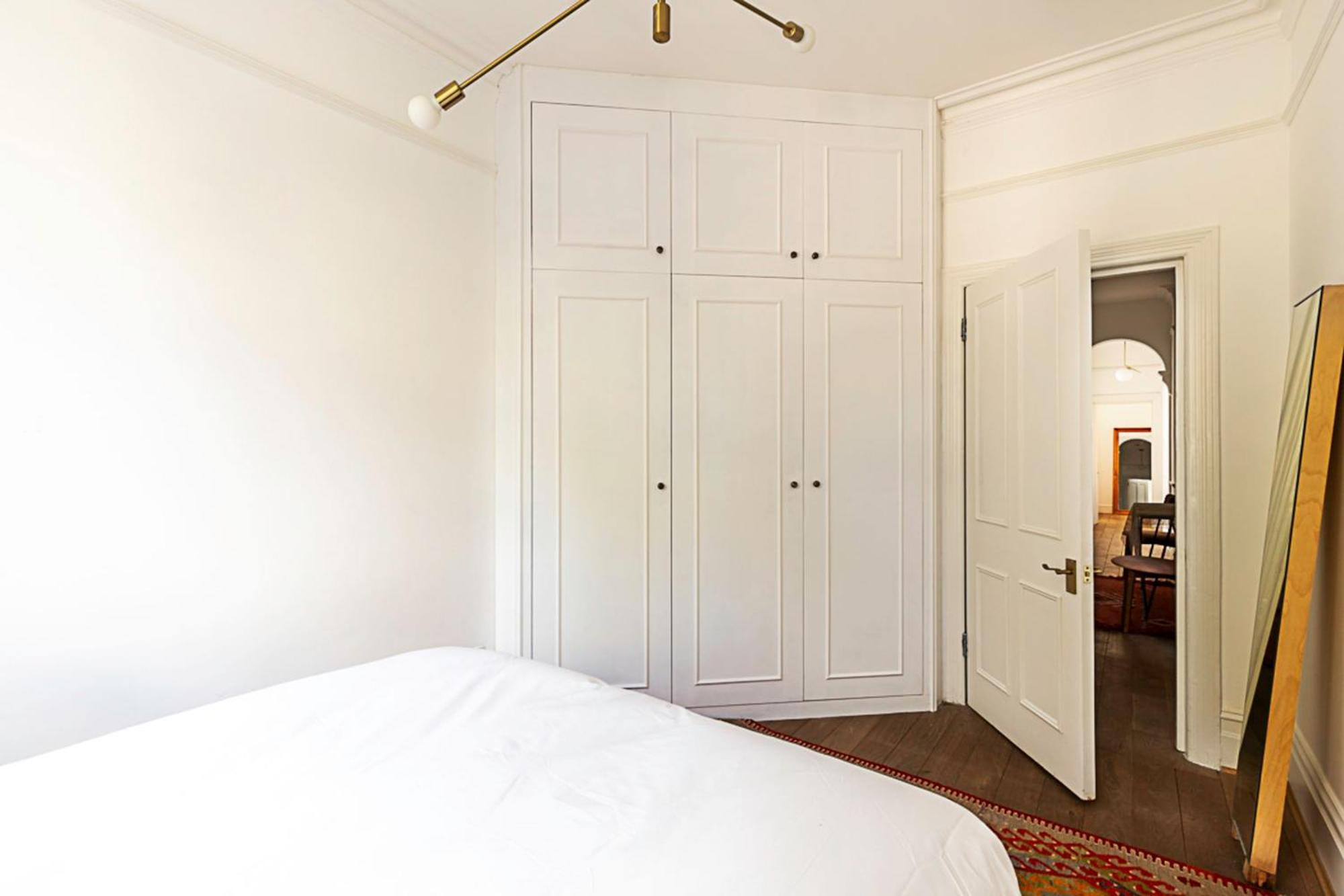 Stunning Maida Vaile Apartment